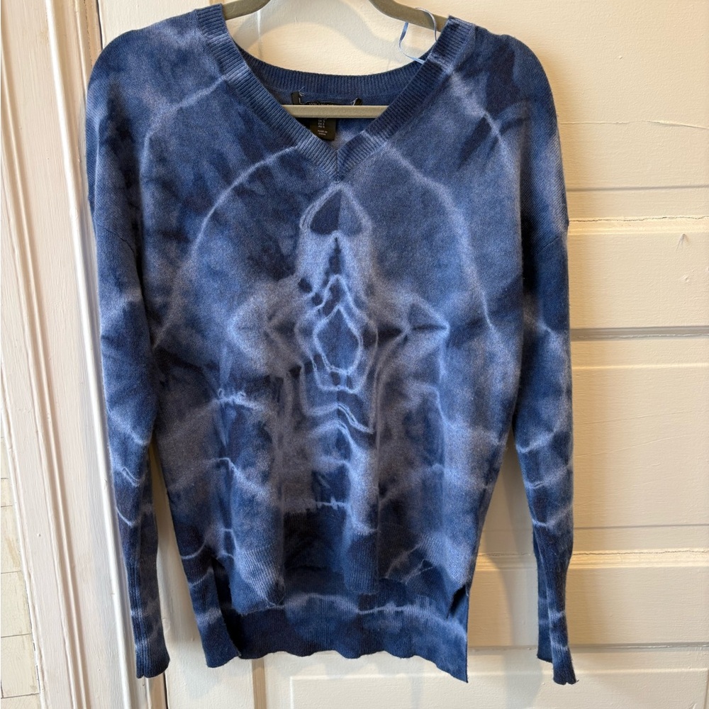 Blue tie dye cashmere sweater size small